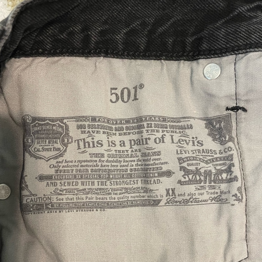 LEVI’S 501 Black Cutoff Shorts W26 - Picture 4 of 5